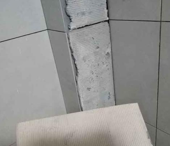 景宁瓷砖空鼓维修公司分享下厨房瓷砖脱落的补救措施。